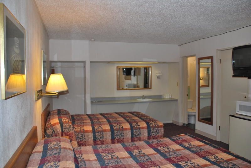 Thunderbird Motel Hillsboro Oda fotoğraf